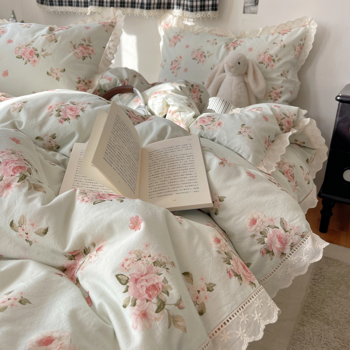 91家纺网 家纺一手货源 找家纺 悦织湾家纺 2026新款镂空花边碎花款四件套印花学生宿舍床上用品三4件套单品被套枕套 盈袖