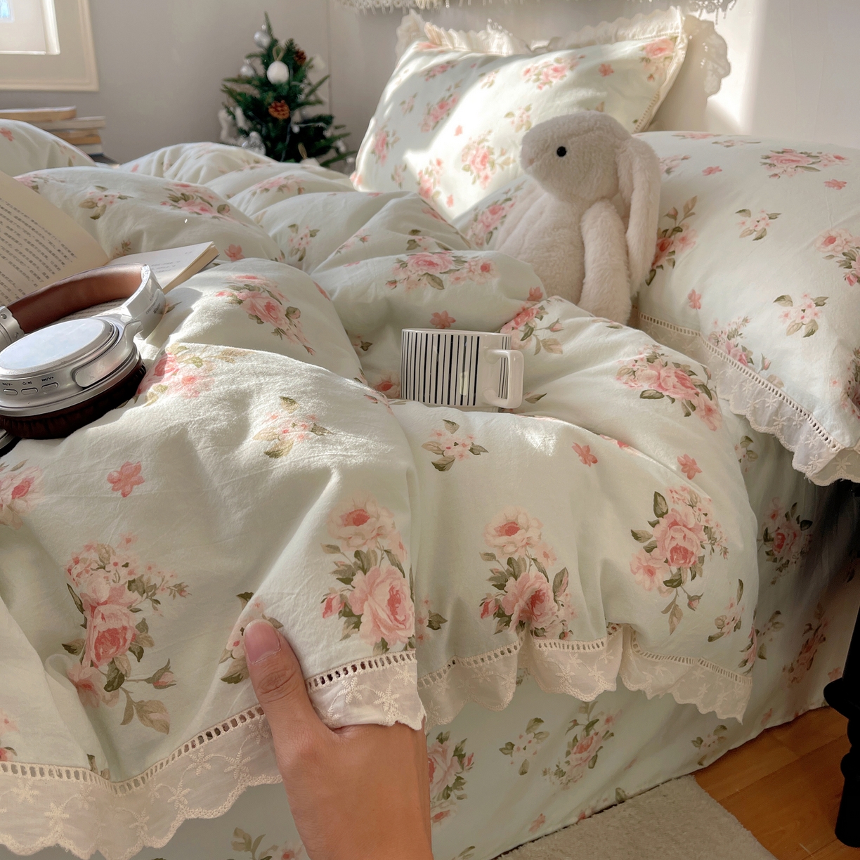 91家纺网 家纺一手货源 找家纺 悦织湾家纺 2026新款镂空花边碎花款四件套印花学生宿舍床上用品三4件套单品被套枕套 盈袖