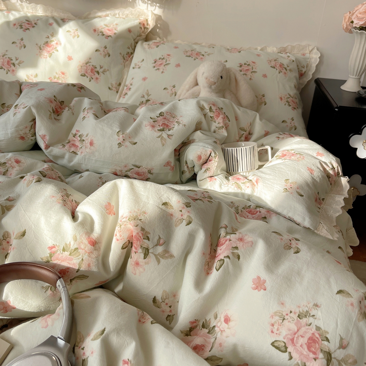 91家纺网 家纺一手货源 找家纺 悦织湾家纺 2026新款镂空花边碎花款四件套印花学生宿舍床上用品三4件套单品被套枕套 盈袖