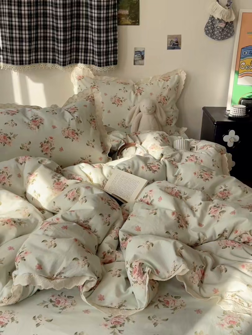 91家纺网 家纺一手货源 找家纺 悦织湾家纺 2026新款镂空花边碎花款四件套印花学生宿舍床上用品三4件套单品被套枕套 盈袖