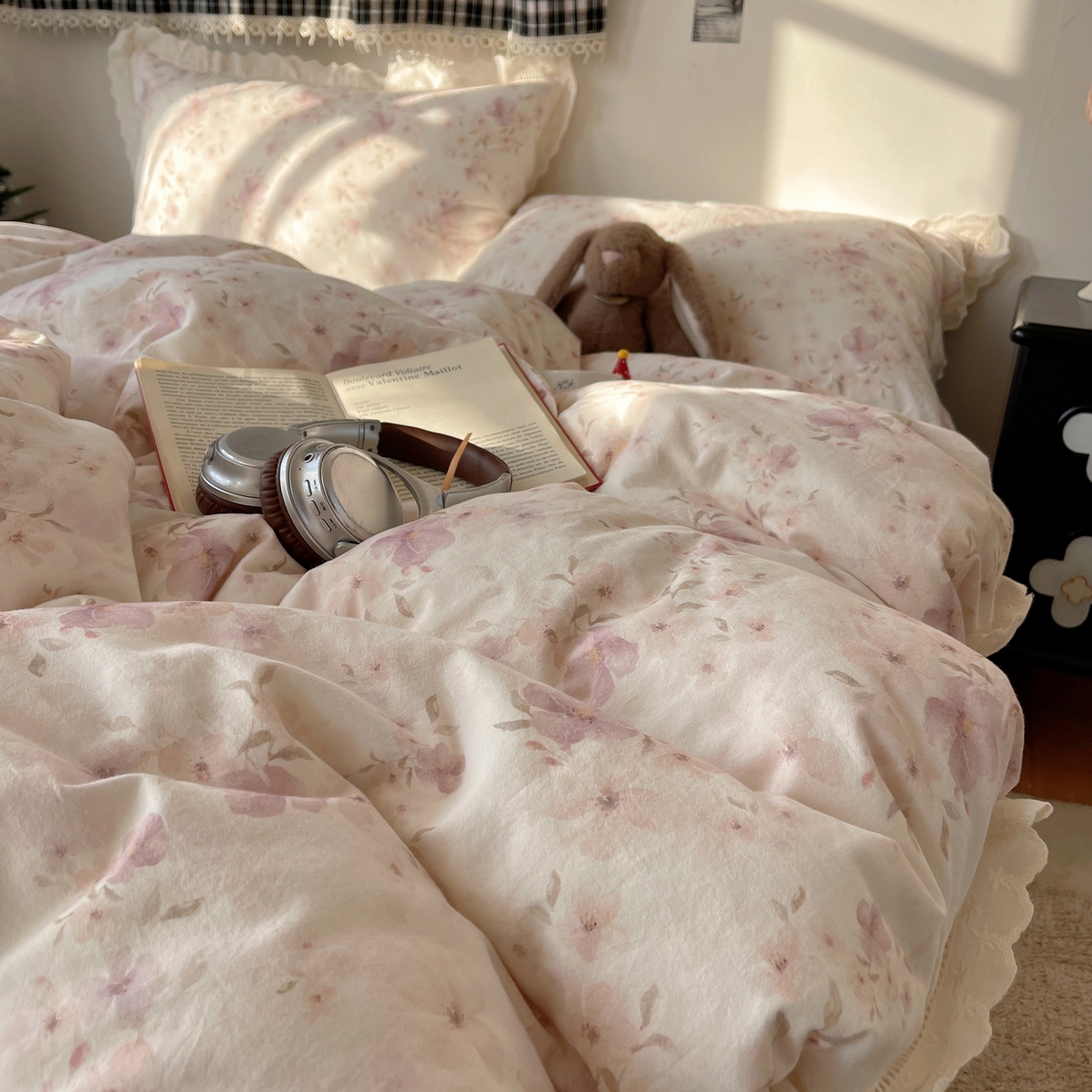 91家纺网 家纺一手货源 找家纺 悦织湾家纺 2026新款镂空花边碎花款四件套印花学生宿舍床上用品三4件套单品被套枕套 紫霞