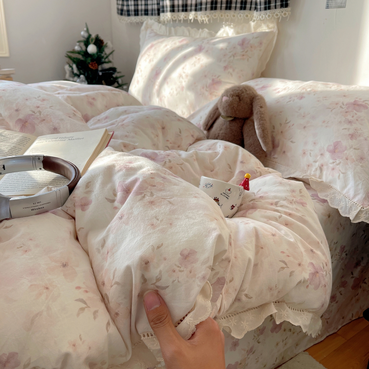 91家纺网 家纺一手货源 找家纺 悦织湾家纺 2026新款镂空花边碎花款四件套印花学生宿舍床上用品三4件套单品被套枕套 紫霞