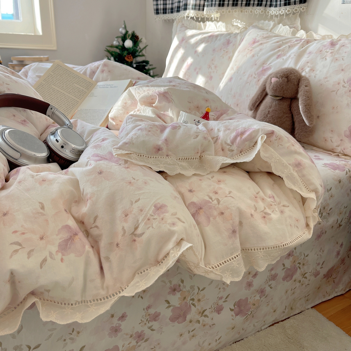 91家纺网 家纺一手货源 找家纺 悦织湾家纺 2026新款镂空花边碎花款四件套印花学生宿舍床上用品三4件套单品被套枕套 紫霞