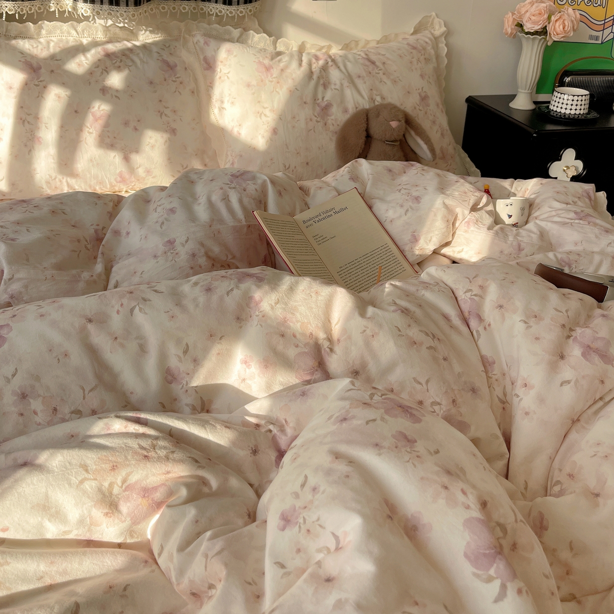 91家纺网 家纺一手货源 找家纺 悦织湾家纺 2026新款镂空花边碎花款四件套印花学生宿舍床上用品三4件套单品被套枕套 紫霞