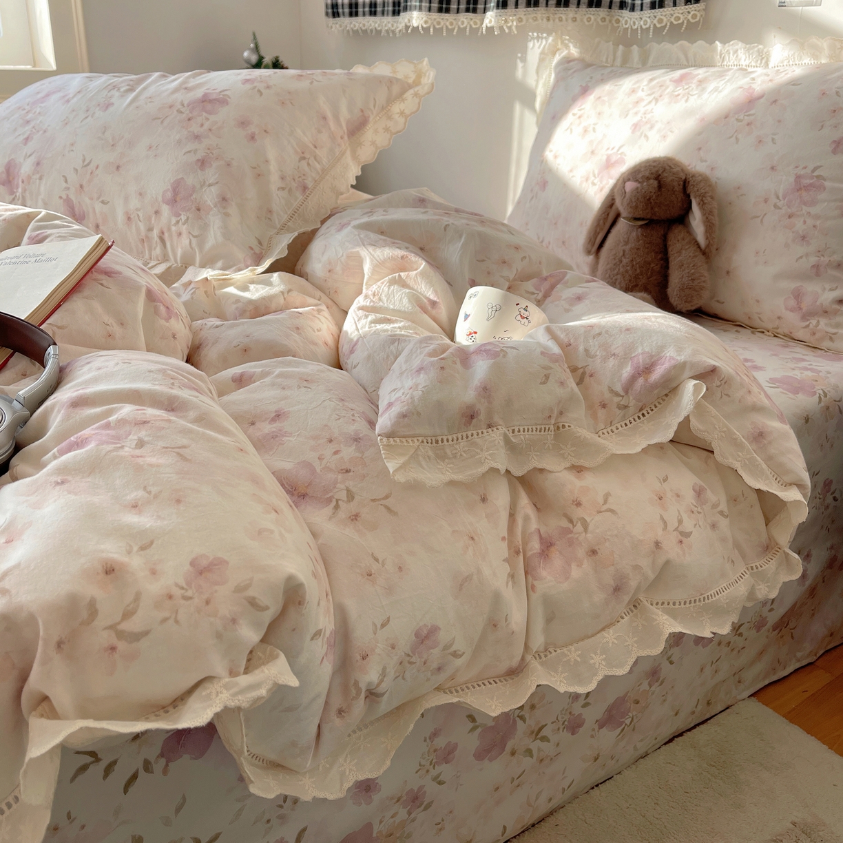 91家纺网 家纺一手货源 找家纺 悦织湾家纺 2026新款镂空花边碎花款四件套印花学生宿舍床上用品三4件套单品被套枕套 紫霞