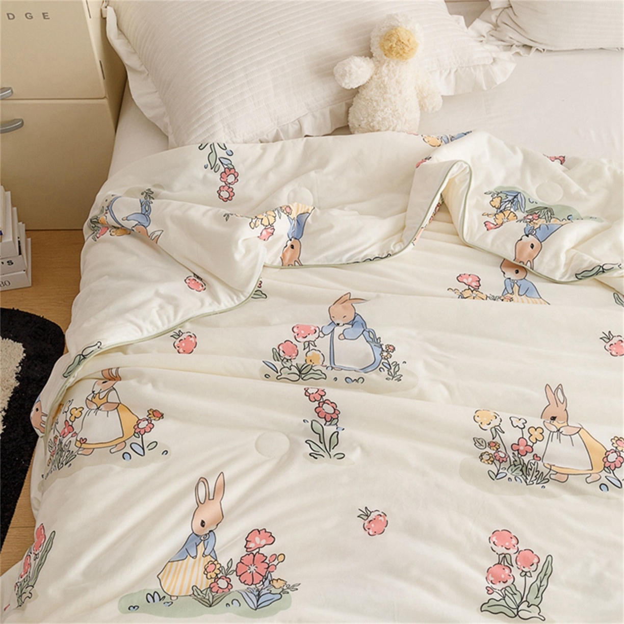 91家纺网 家纺一手货源 找家纺 优被业 2026新款A类牛奶丝针织棉软糯凉感大豆夏被空调被夏凉被(20%大豆国标包检测） 花园小兔