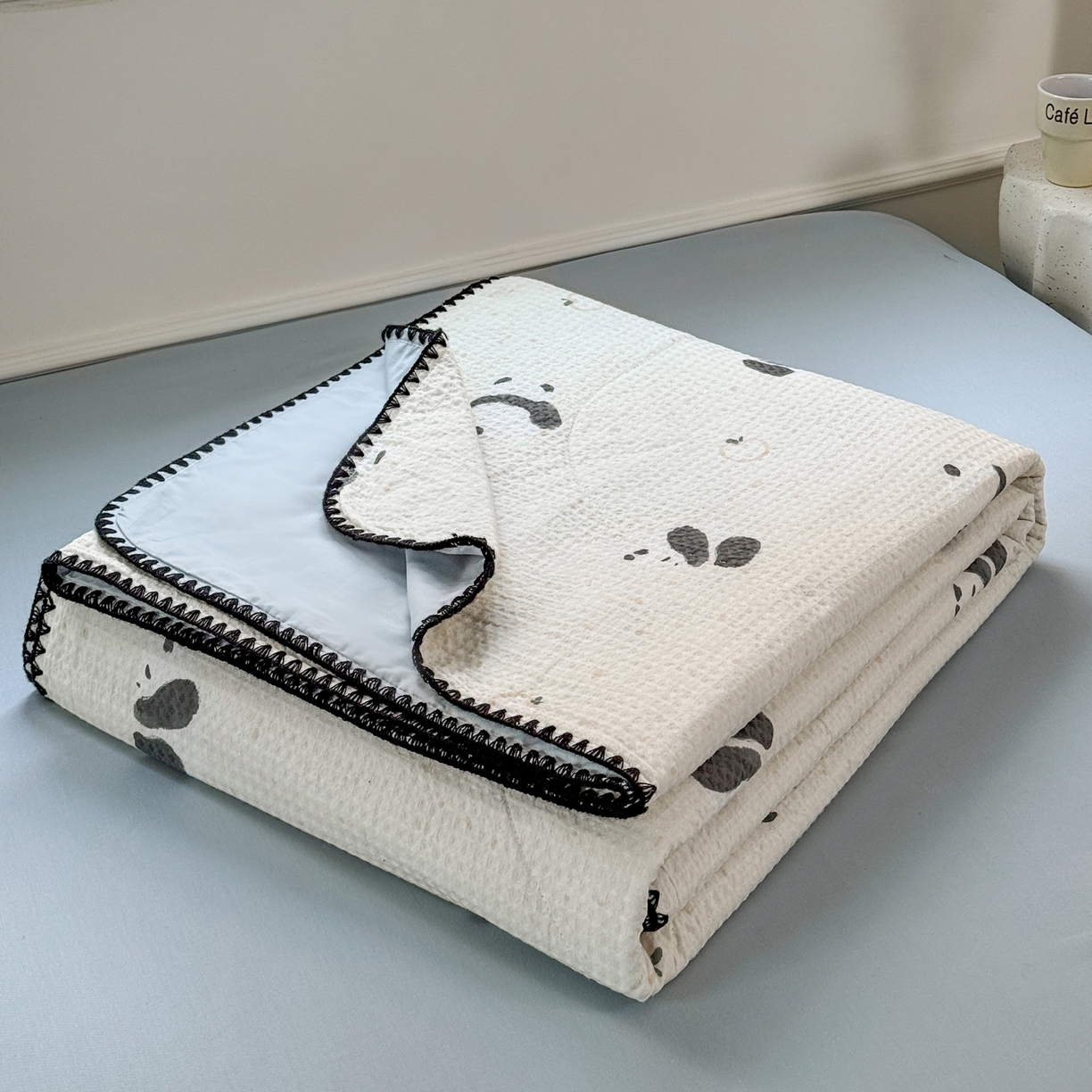 91家纺网 家纺一手货源 找家纺 雯雨家纺 2026新款里外全棉华夫格三角针夏被 苏潘达灰