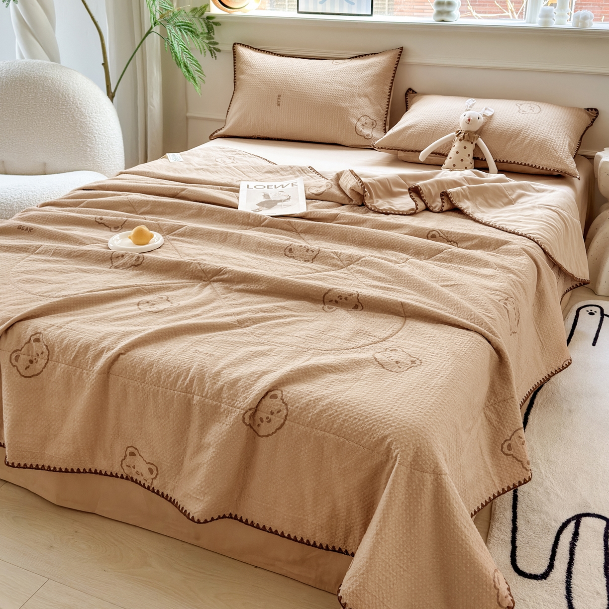 91家纺网 家纺一手货源 找家纺 雯雨家纺 2026新款里外全棉华夫格三角针夏被 萌动时光咖