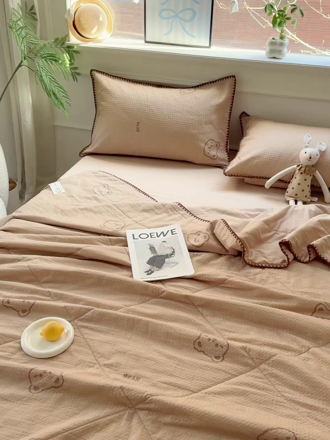 91家纺网 家纺一手货源 找家纺 雯雨家纺 2026新款里外全棉华夫格三角针夏被 萌动时光咖