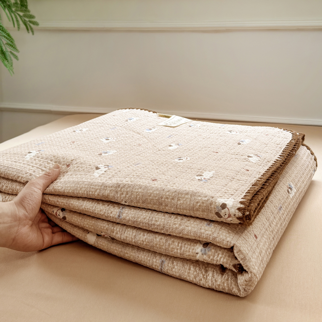 91家纺网 家纺一手货源 找家纺 雯雨家纺 2026新款里外全棉华夫格三角针夏被 流白小狗-米