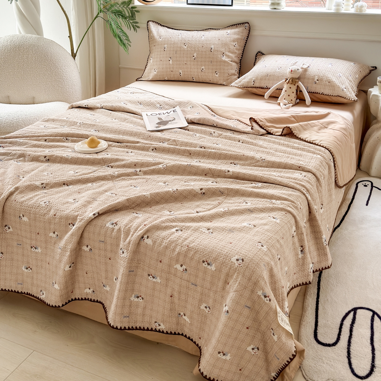 91家纺网 家纺一手货源 找家纺 雯雨家纺 2026新款里外全棉华夫格三角针夏被 流白小狗-米