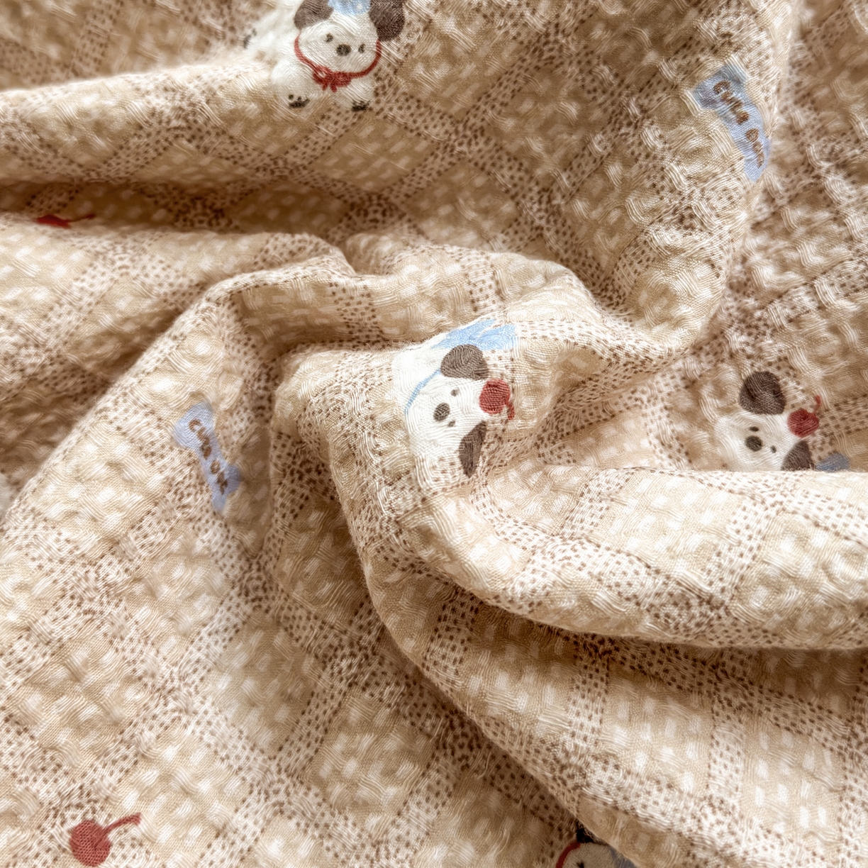 91家纺网 家纺一手货源 找家纺 雯雨家纺 2026新款里外全棉华夫格三角针夏被 流白小狗-米