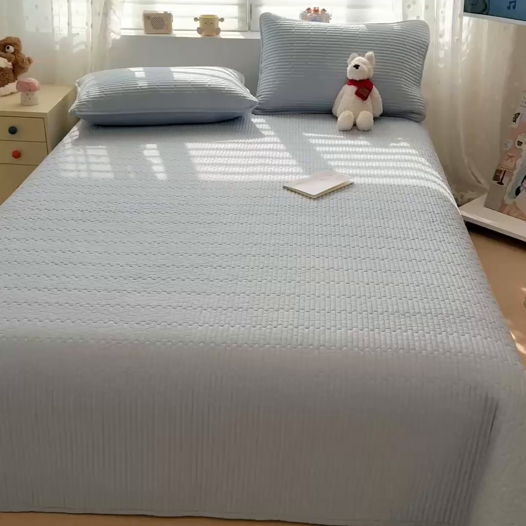 91家纺网 家纺一手货源 找家纺 雅萱家纺 2026新款双面全棉高温砂洗床盖系列 浅灰蓝