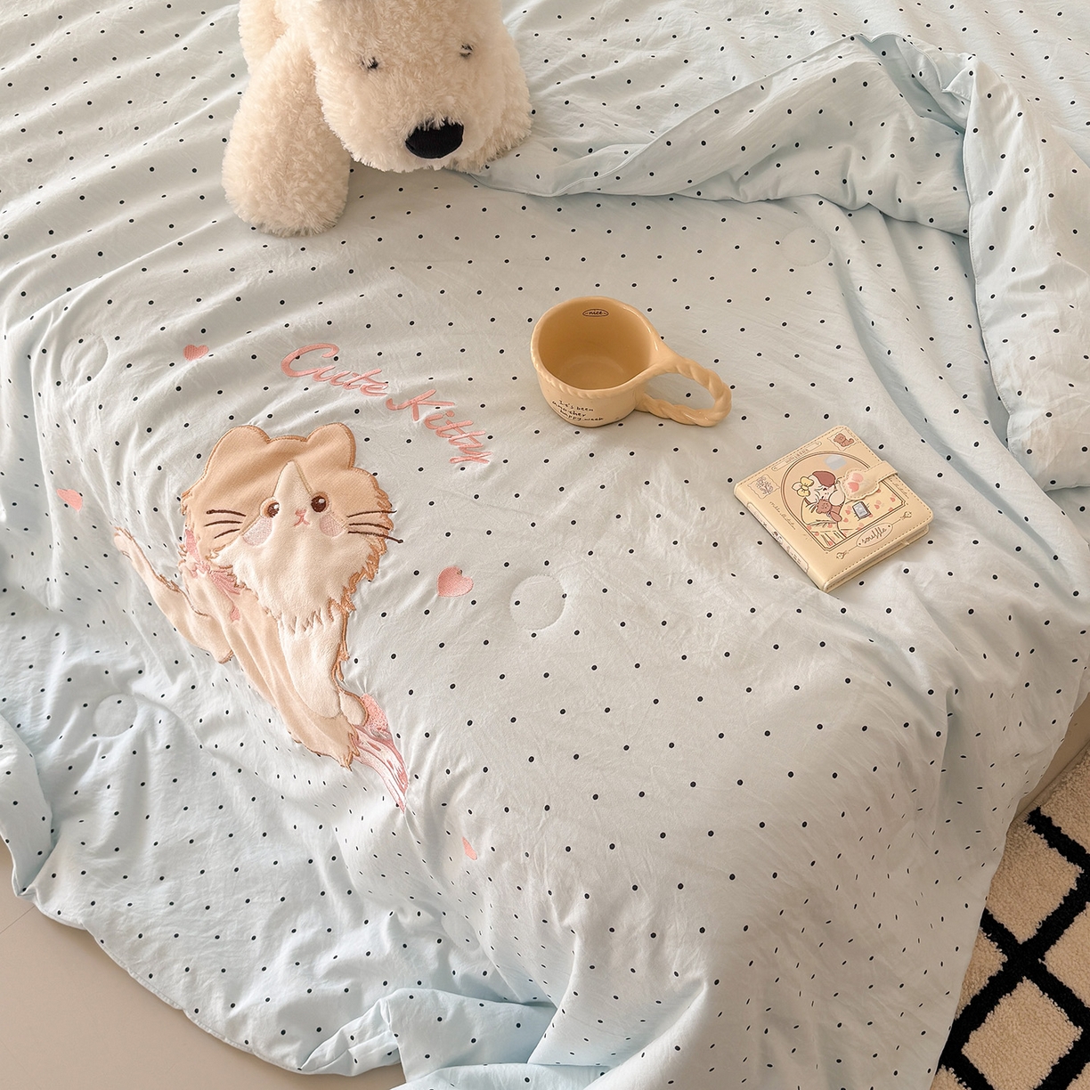 91家纺网 家纺一手货源 找家纺 吾欢心 2026春夏新款水洗棉可爱卡通贴布绣花单夏被空调被夏凉被 蛋糕猫酱