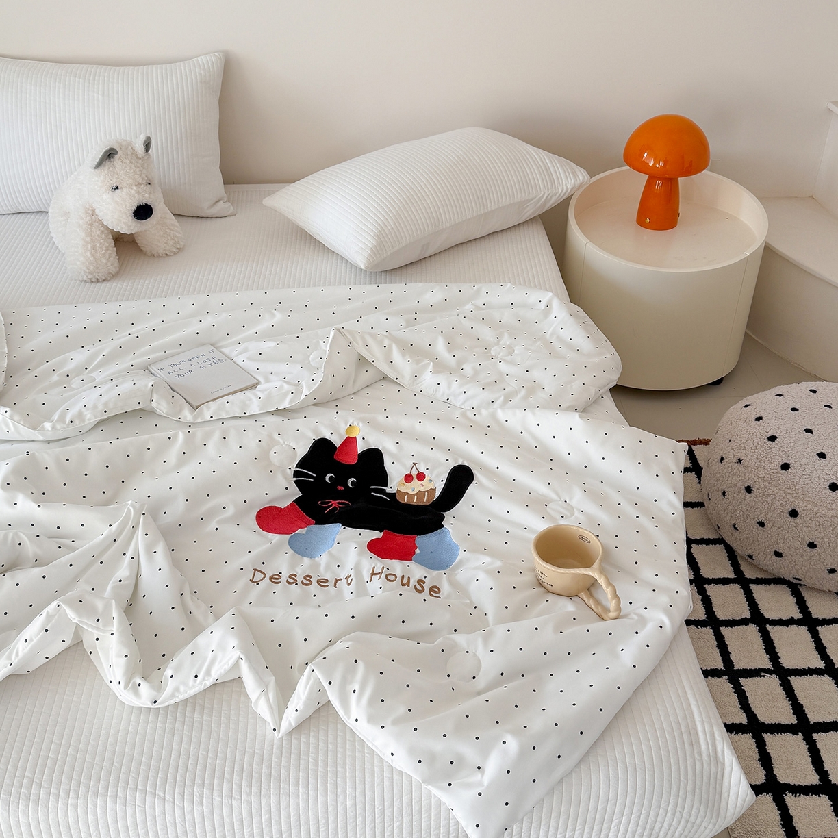 91家纺网 家纺一手货源 找家纺 吾欢心 2026春夏新款水洗棉可爱卡通贴布绣花单夏被空调被夏凉被 搞怪猫咪