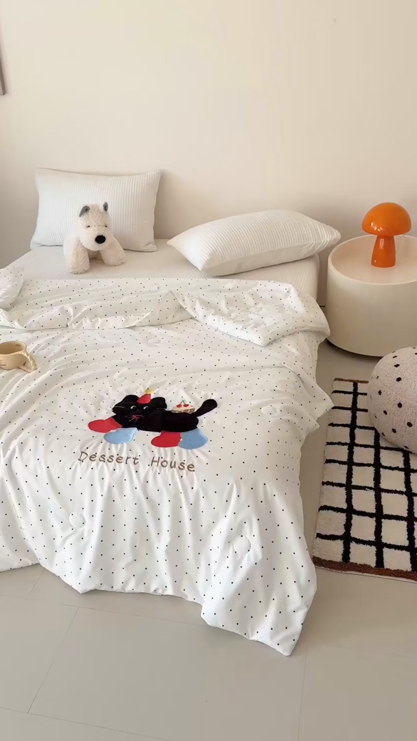 91家纺网 家纺一手货源 找家纺 吾欢心 2026春夏新款水洗棉可爱卡通贴布绣花单夏被空调被夏凉被 搞怪猫咪