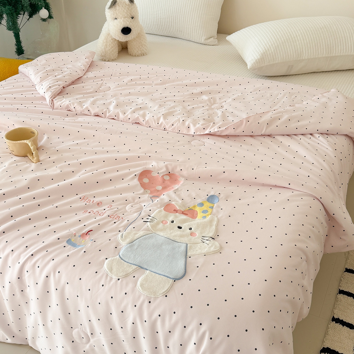 91家纺网 家纺一手货源 找家纺 吾欢心 2026春夏新款水洗棉可爱卡通贴布绣花单夏被空调被夏凉被 气球猫咪