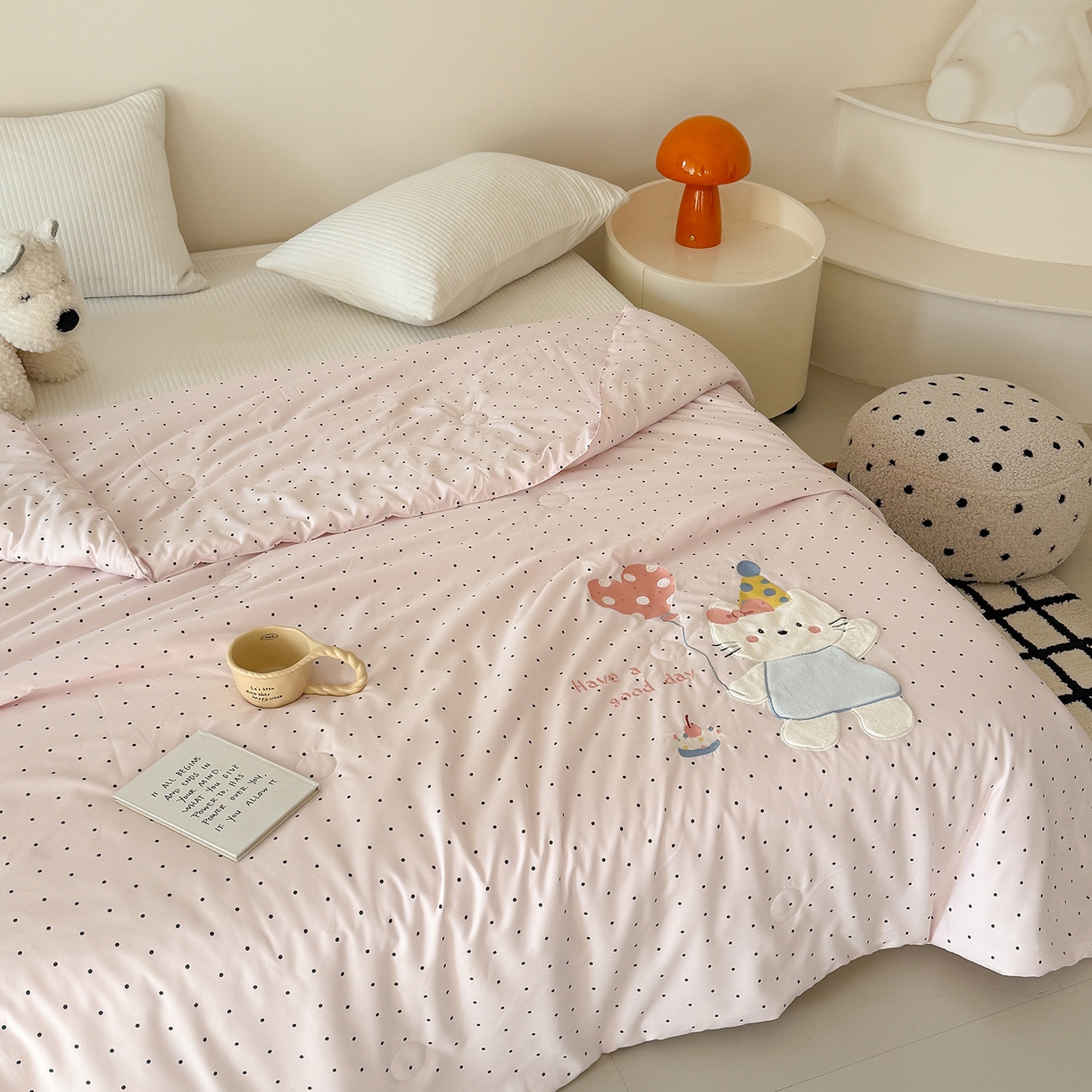 91家纺网 家纺一手货源 找家纺 吾欢心 2026春夏新款水洗棉可爱卡通贴布绣花单夏被空调被夏凉被 气球猫咪