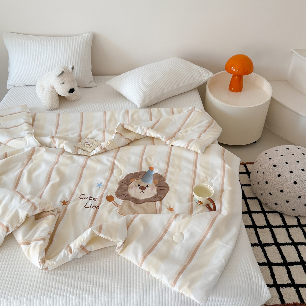 91家纺网 家纺一手货源 找家纺 吾欢心 2026春夏新款水洗棉可爱卡通贴布绣花单夏被空调被夏凉被 小狮子