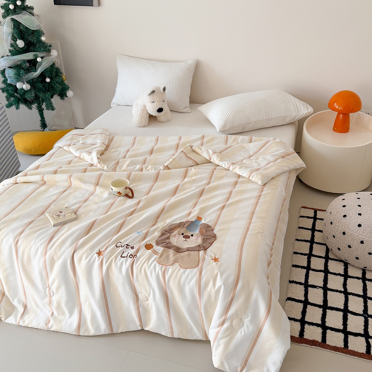 91家纺网 家纺一手货源 找家纺 吾欢心 2026春夏新款水洗棉可爱卡通贴布绣花单夏被空调被夏凉被 小狮子