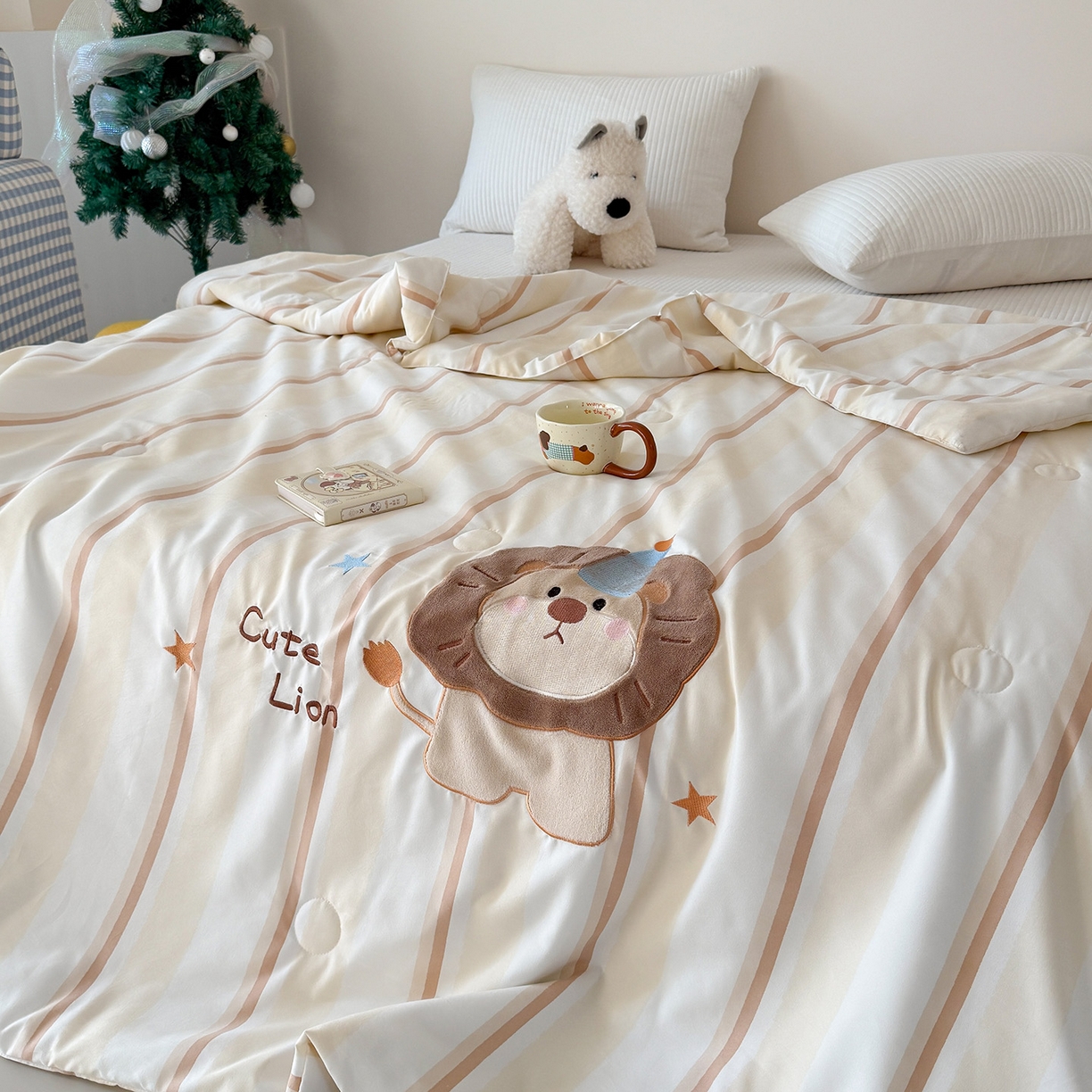 91家纺网 家纺一手货源 找家纺 吾欢心 2026春夏新款水洗棉可爱卡通贴布绣花单夏被空调被夏凉被 小狮子