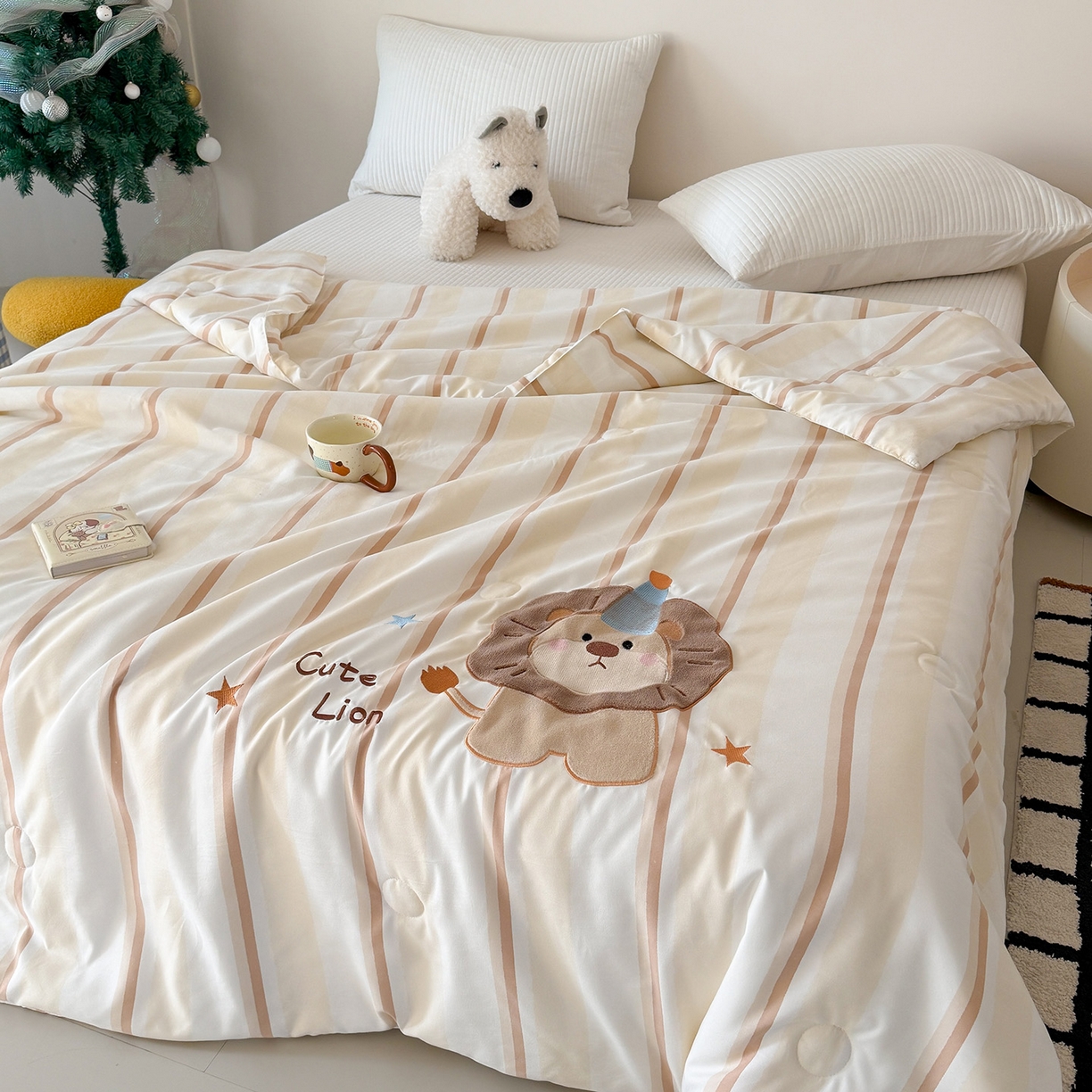 91家纺网 家纺一手货源 找家纺 吾欢心 2026春夏新款水洗棉可爱卡通贴布绣花单夏被空调被夏凉被 小狮子