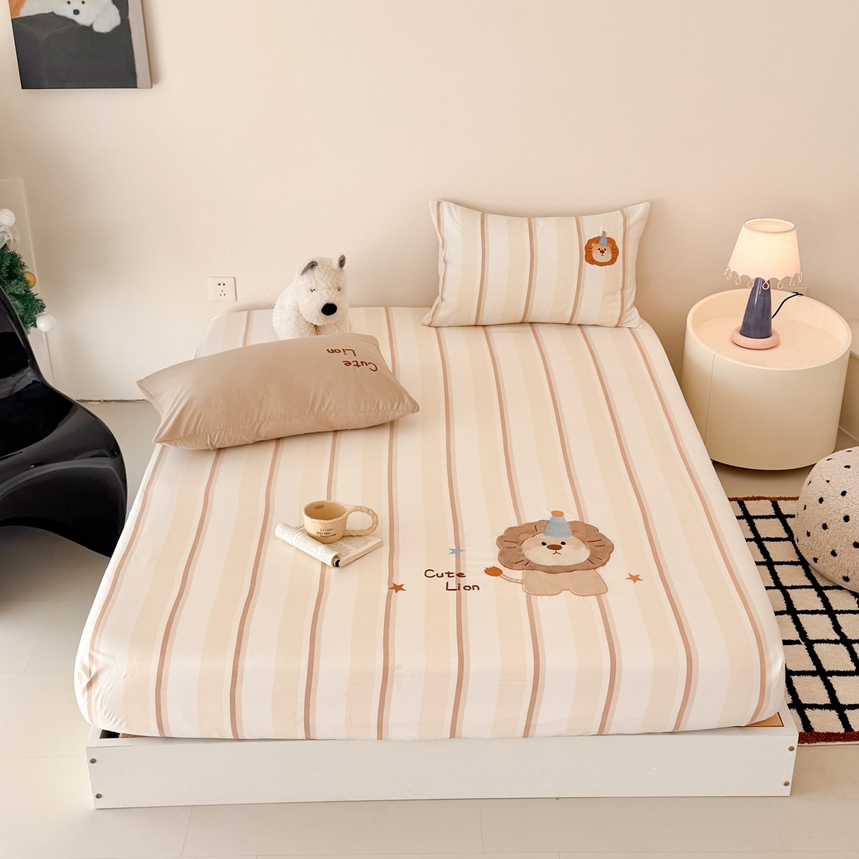 91家纺网 家纺一手货源 找家纺 吾欢心 2026新款水洗棉可爱卡通贴布绣花床笠单品床笠单件床笠三件套 小狮子