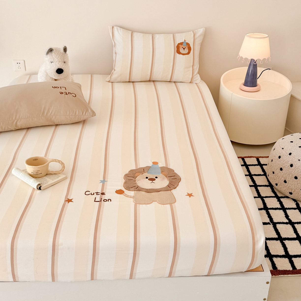 91家纺网 家纺一手货源 找家纺 吾欢心 2026新款水洗棉可爱卡通贴布绣花床笠单品床笠单件床笠三件套 小狮子