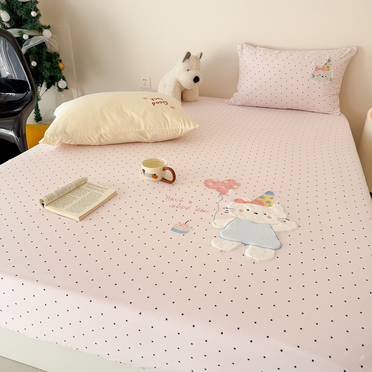 91家纺网 家纺一手货源 找家纺 吾欢心 2026新款水洗棉可爱卡通贴布绣花床笠单品床笠单件床笠三件套 气球猫咪