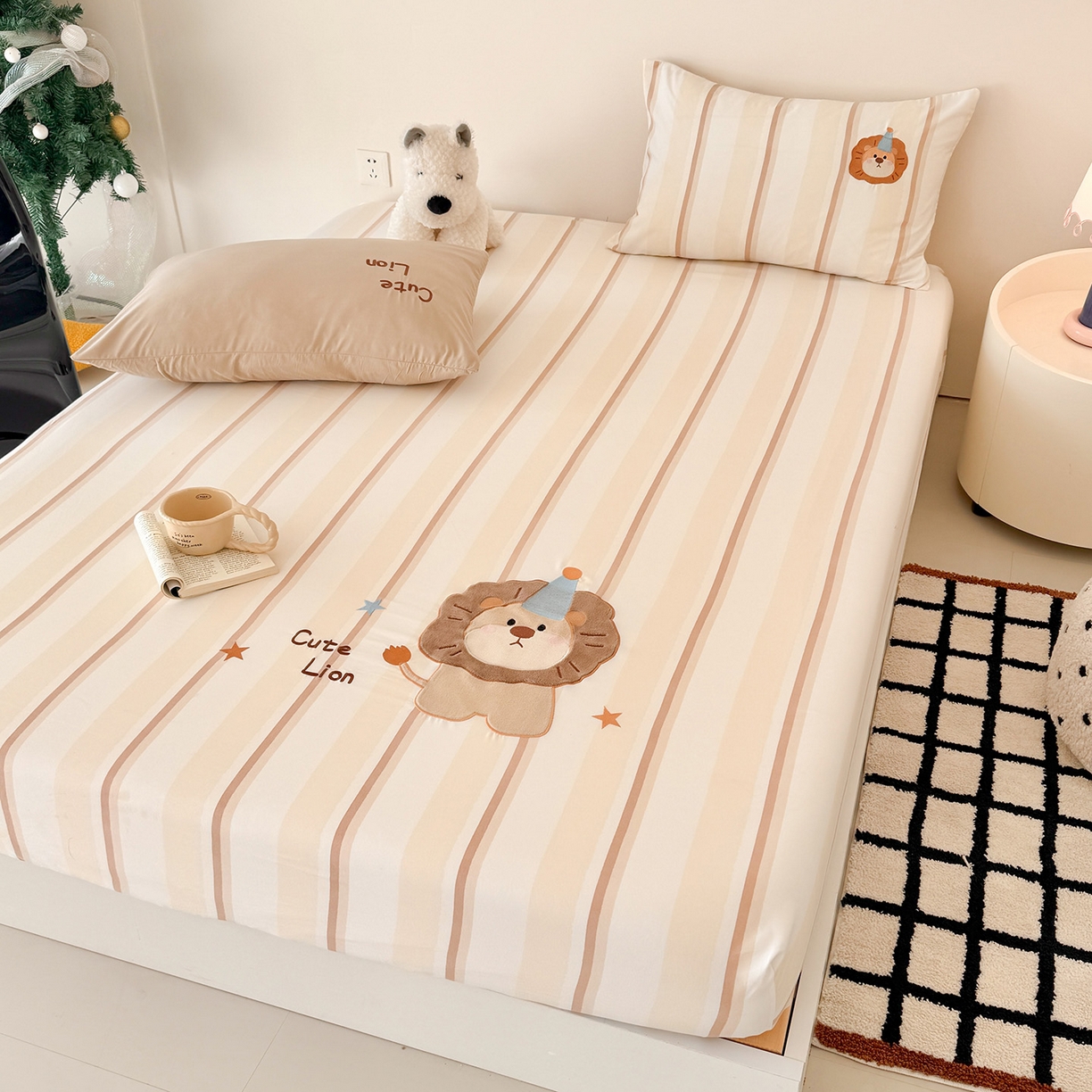 91家纺网 家纺一手货源 找家纺 吾欢心 2026新款水洗棉可爱卡通贴布绣花床笠单品床笠单件床笠三件套 小狮子