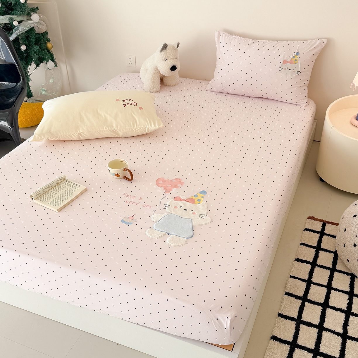 91家纺网 家纺一手货源 找家纺 吾欢心 2026新款水洗棉可爱卡通贴布绣花床笠单品床笠单件床笠三件套 气球猫咪