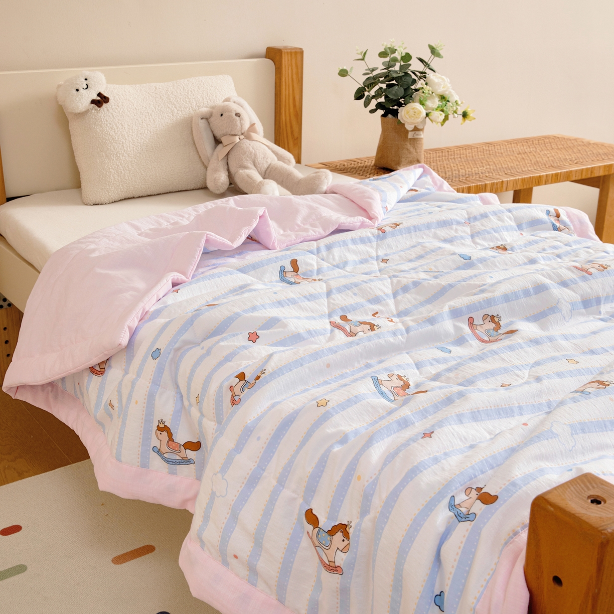 91家纺网 家纺一手货源 找家纺 御棉坊 2026新款A类柔肤棉儿童夏被宝宝空调被幼儿园午睡夏凉被丝绵薄被子 条纹小马