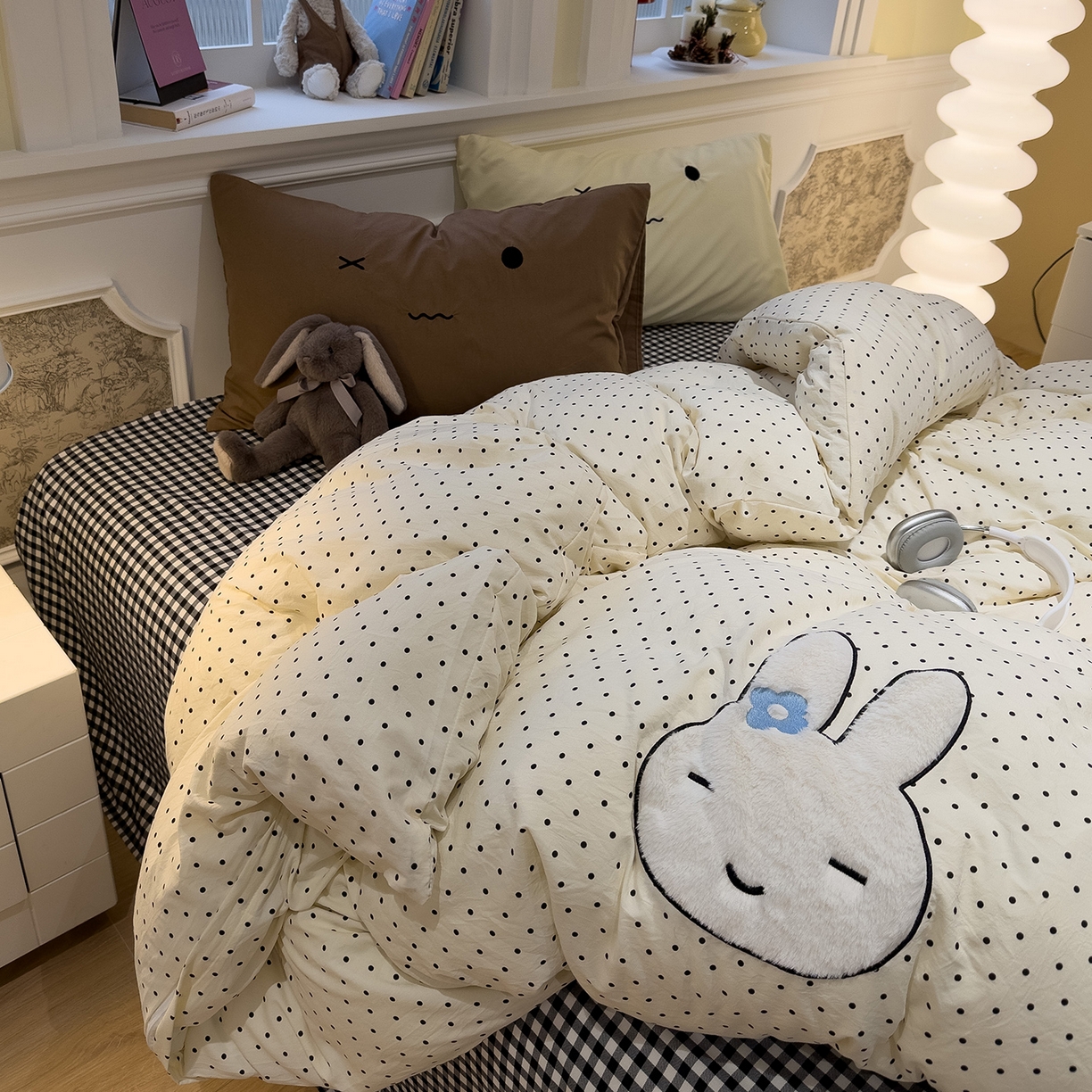 91家纺网 家纺一手货源 找家纺 曼谷家纺 2026年 水洗棉兔毛贴布绣四件套被套床单学生双人 菲菲兔-波点