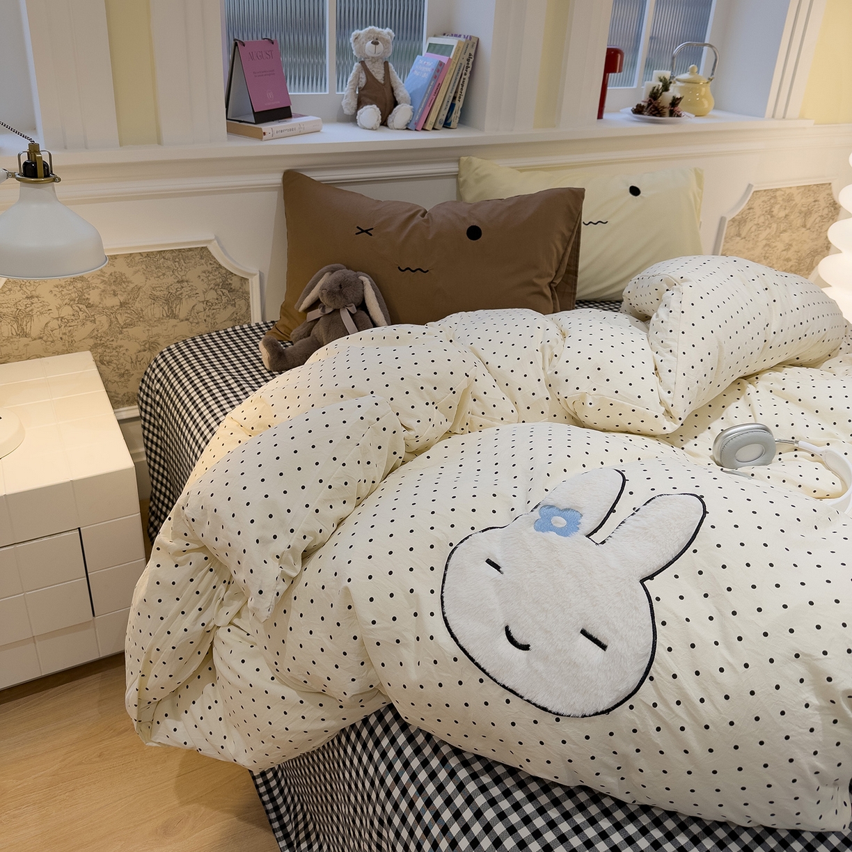 91家纺网 家纺一手货源 找家纺 曼谷家纺 2026年 水洗棉兔毛贴布绣四件套被套床单学生双人 菲菲兔-波点