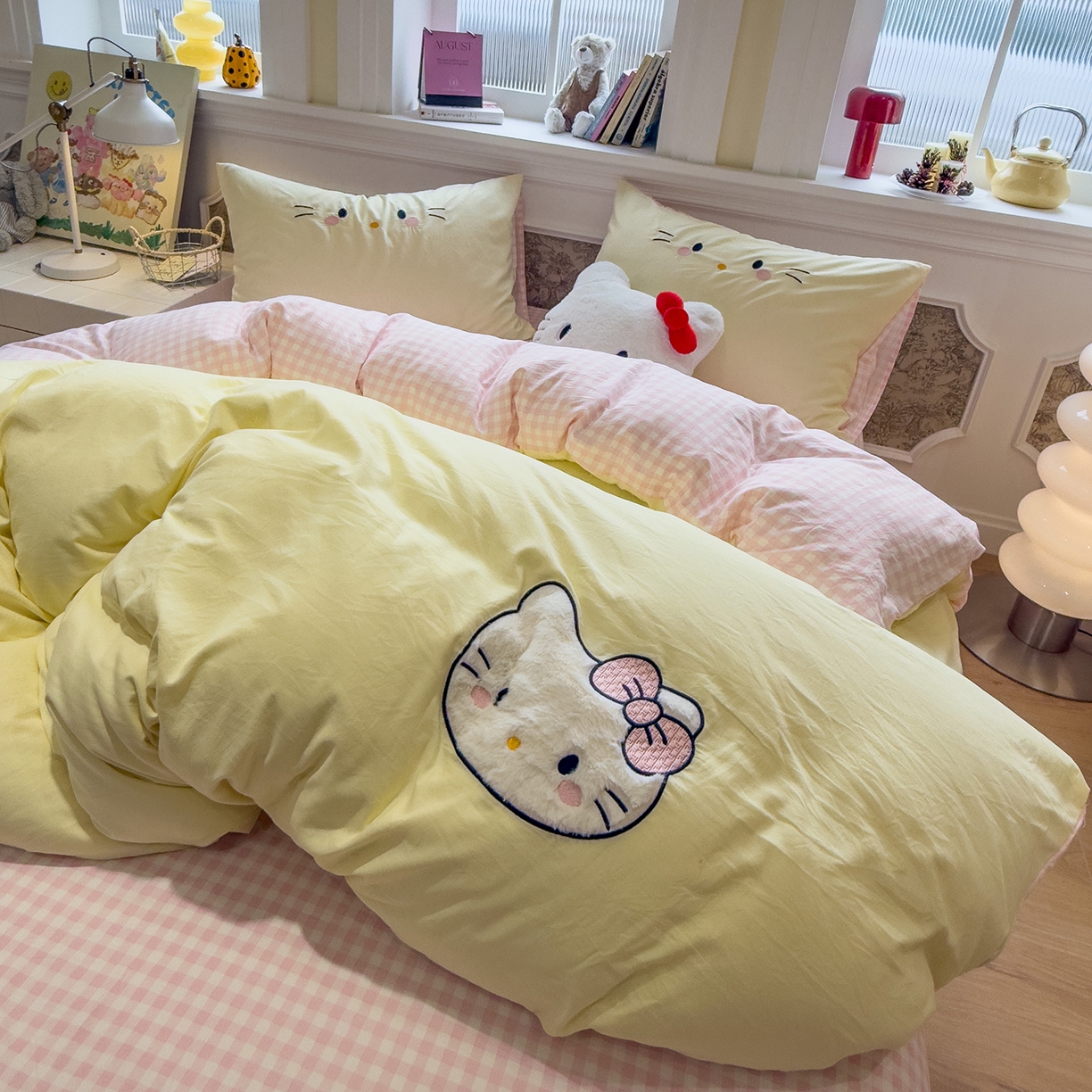 91家纺网 家纺一手货源 找家纺 曼谷家纺 2026年 水洗棉兔毛贴布绣四件套被套床单学生双人 可爱猫-芝士粉小格