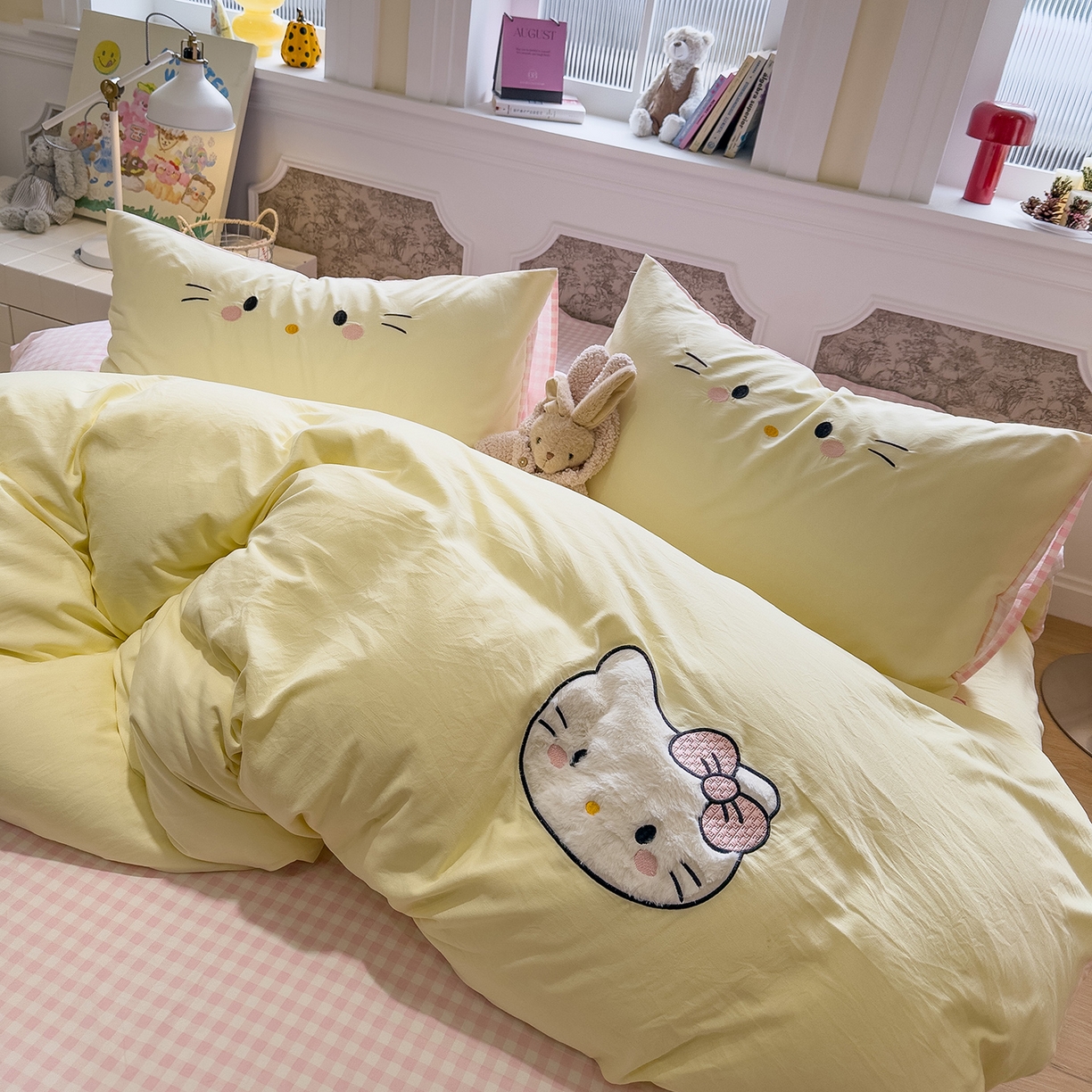 91家纺网 家纺一手货源 找家纺 曼谷家纺 2026年 水洗棉兔毛贴布绣四件套被套床单学生双人 可爱猫-芝士粉小格