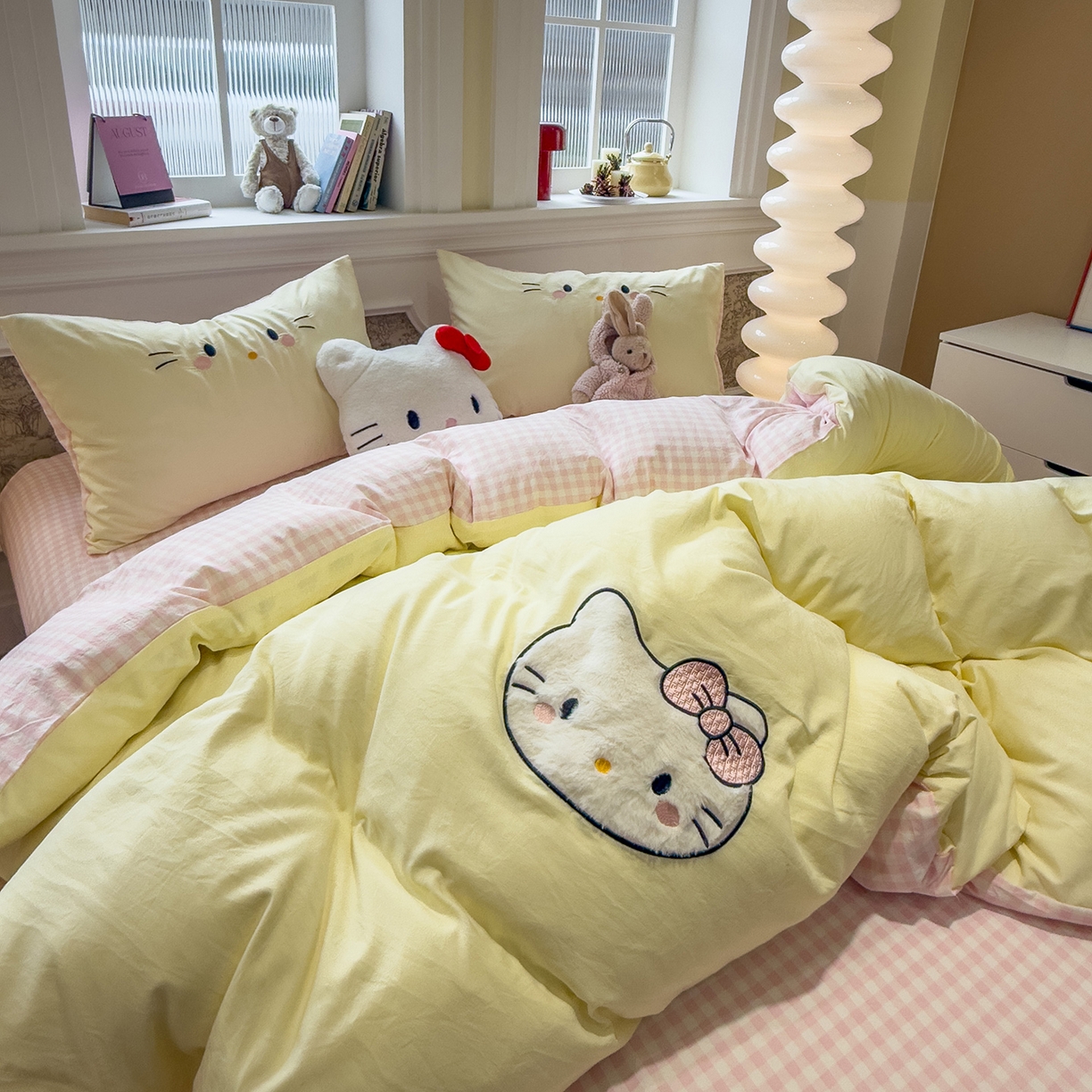 91家纺网 家纺一手货源 找家纺 曼谷家纺 2026年 水洗棉兔毛贴布绣四件套被套床单学生双人 可爱猫-芝士粉小格