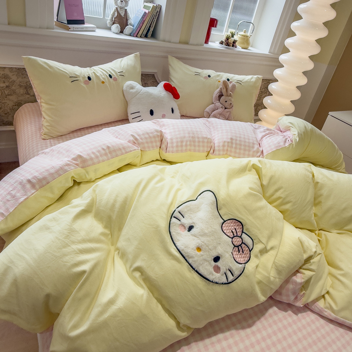 91家纺网 家纺一手货源 找家纺 曼谷家纺 2026年 水洗棉兔毛贴布绣四件套被套床单学生双人 可爱猫-芝士粉小格