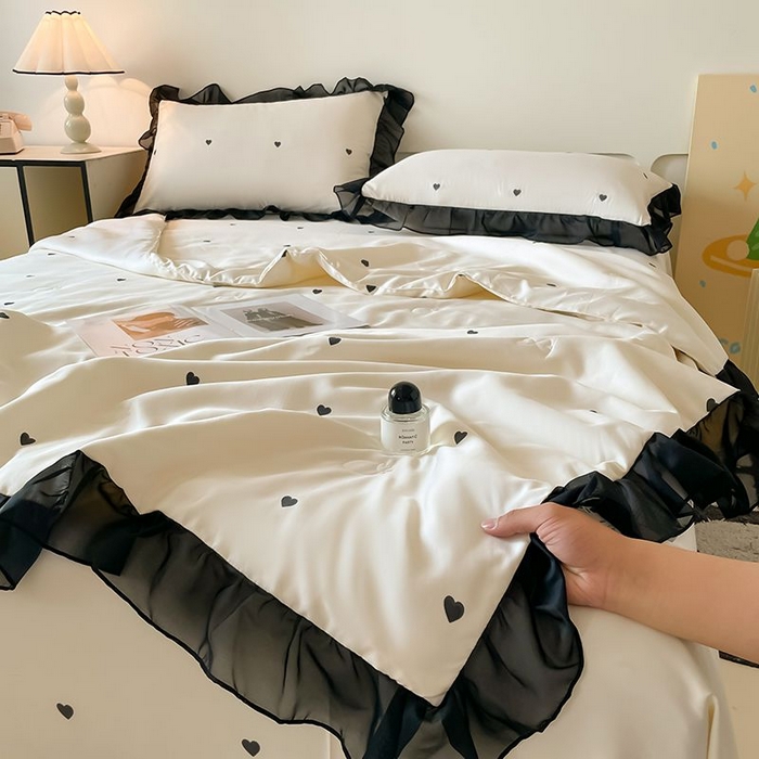 91家纺网 家纺一手货源 找家纺 绒世界 2026新款水洗真丝冰丝美拉德风花边夏被四件套空调被夏凉被 夏被-爱心