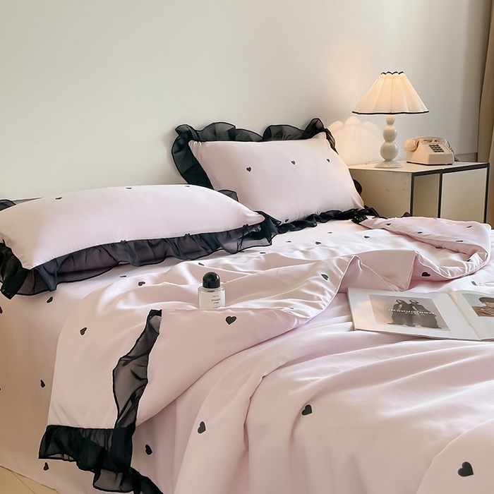 91家纺网 家纺一手货源 找家纺 绒世界 2026新款水洗真丝冰丝美拉德风花边夏被四件套空调被夏凉被 夏被-爱心-粉