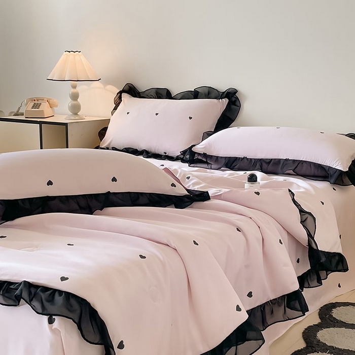 91家纺网 家纺一手货源 找家纺 绒世界 2026新款水洗真丝冰丝美拉德风花边夏被四件套空调被夏凉被 夏被-爱心-粉