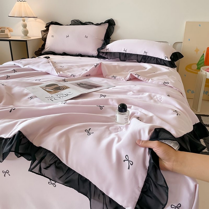 绒世界 2026新款水洗真丝冰丝美拉德风花边夏被四件套空调被夏凉被 夏被-蝴蝶结-粉