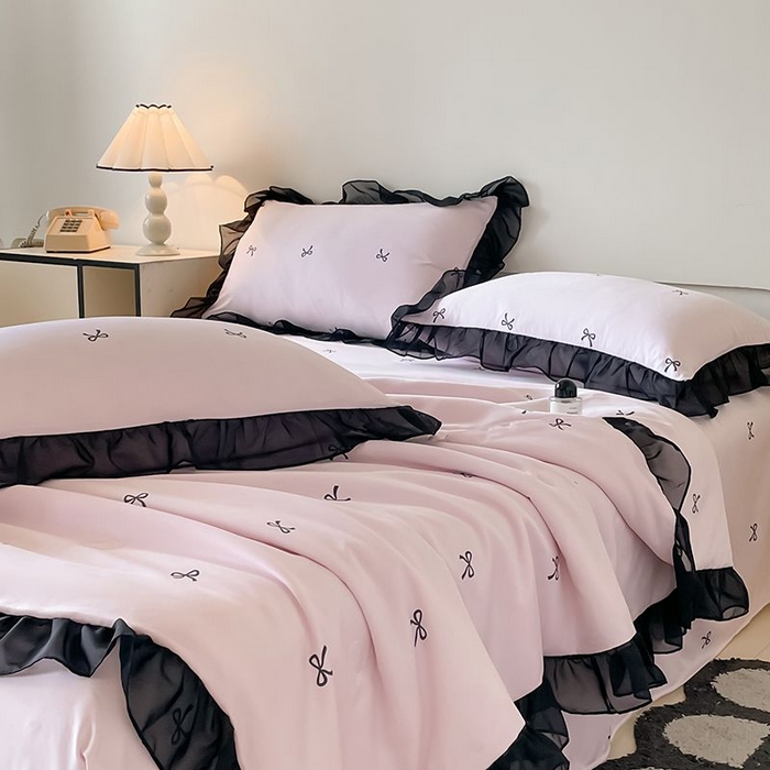 91家纺网 家纺一手货源 找家纺 绒世界 2026新款水洗真丝冰丝美拉德风花边夏被四件套空调被夏凉被 夏被-蝴蝶结-粉