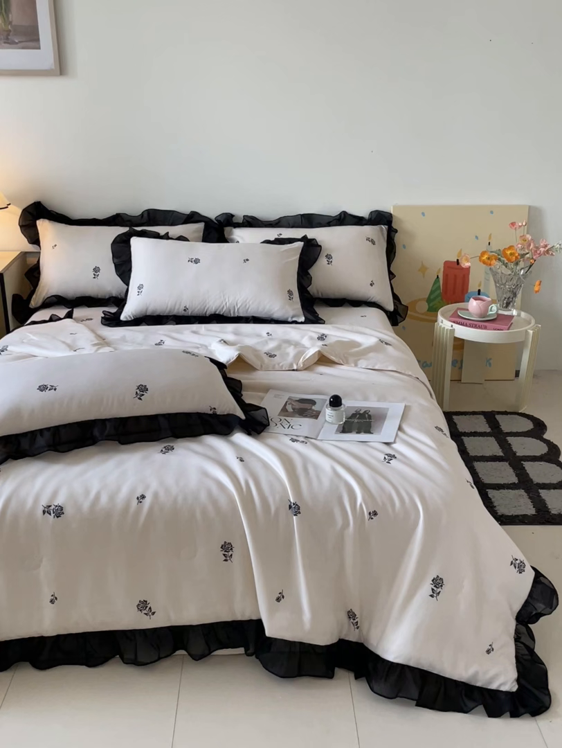 91家纺网 家纺一手货源 找家纺 绒世界 2026新款水洗真丝冰丝美拉德风花边夏被四件套空调被夏凉被 夏被-玫瑰