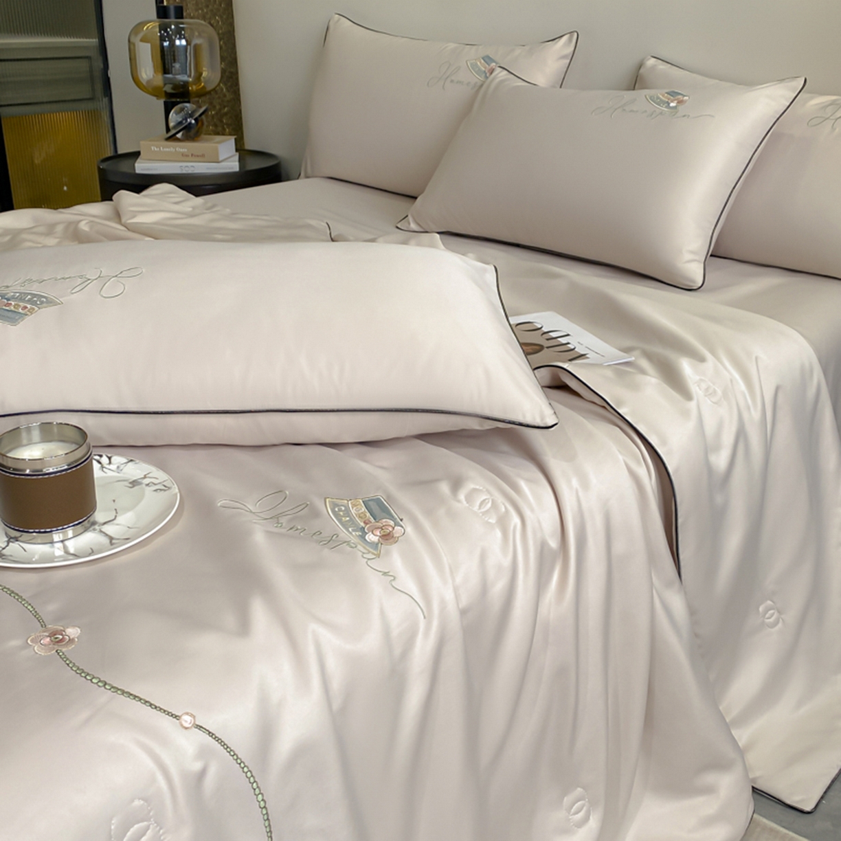 91家纺网 家纺一手货源 找家纺 绒世界 2026新款刺绣水洗真丝夏被四件套公主日记系列-风格一 公主日记-香槟