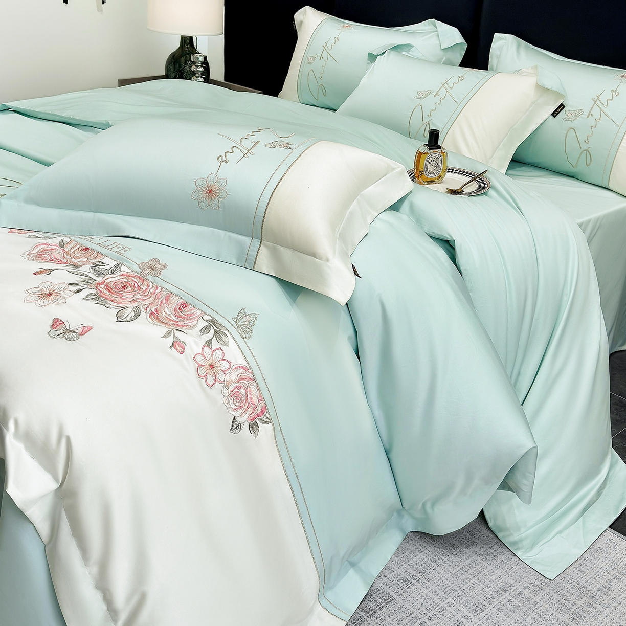 91家纺网 家纺一手货源 找家纺 莱势 2026新款100支全棉纯棉50x50s埃及贡缎长绒棉刺绣绣花四件套高端礼盒-花开半夏系列 花开半夏-绿野仙踪