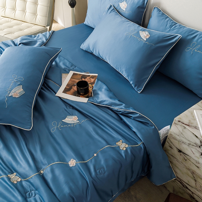 91家纺网 家纺一手货源 找家纺 绒世界 2026新款刺绣水洗真丝夏被四件套公主日记系列-风格二 公主日记-宾利蓝