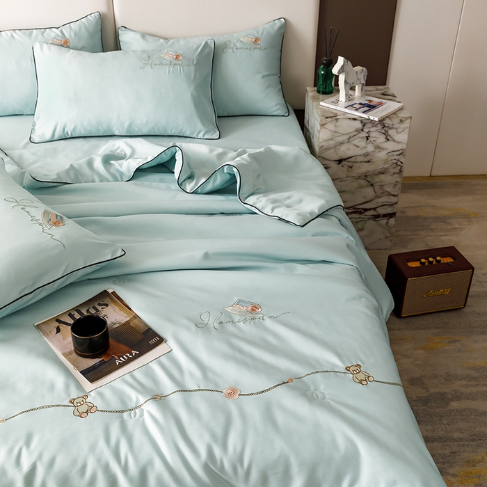 91家纺网 家纺一手货源 找家纺 绒世界 2026新款刺绣水洗真丝夏被四件套公主日记系列-风格二 公主日记-白茶绿