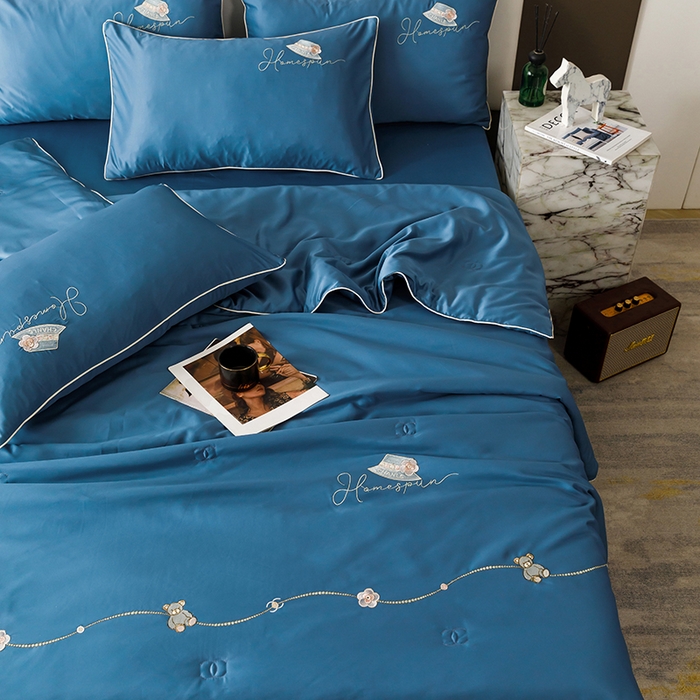 91家纺网 家纺一手货源 找家纺 绒世界 2026新款刺绣水洗真丝夏被四件套公主日记系列-风格二 公主日记-宾利蓝