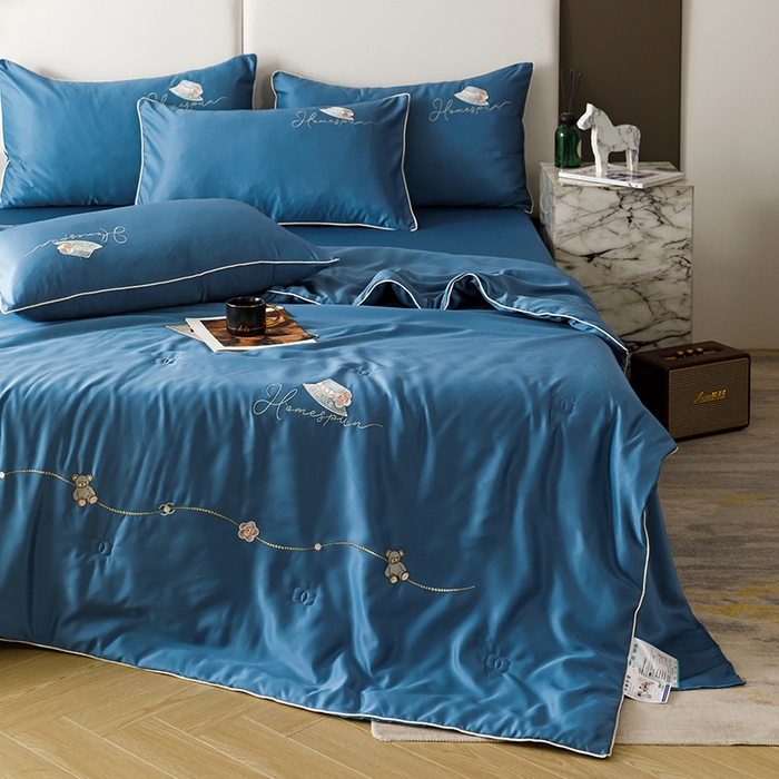 91家纺网 家纺一手货源 找家纺 绒世界 2026新款刺绣水洗真丝夏被四件套公主日记系列-风格二 公主日记-宾利蓝